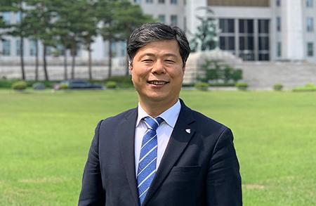 국민 비타민 서영석 의원 - 행정대학원 동문