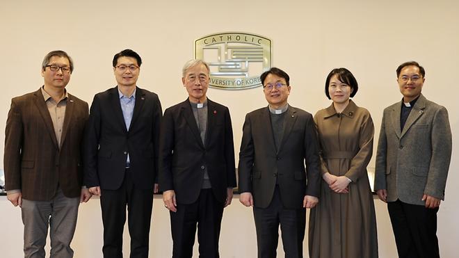 Bishop Peter Kang U-il, First President of CUK, Visits Campus