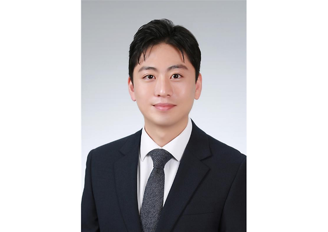 가톨릭대 이강민 교수, 투명하고 휘어지는 ‘실리콘 태양전지’ 기술 동향 집대성…미래 에너지 청사진 제시